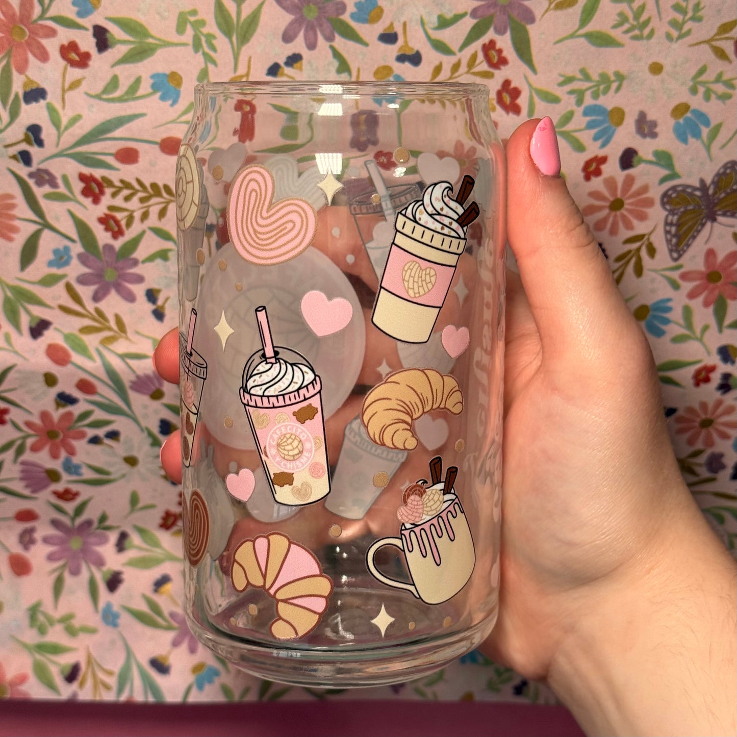 Cafecito Y Chisme Glass Cup
